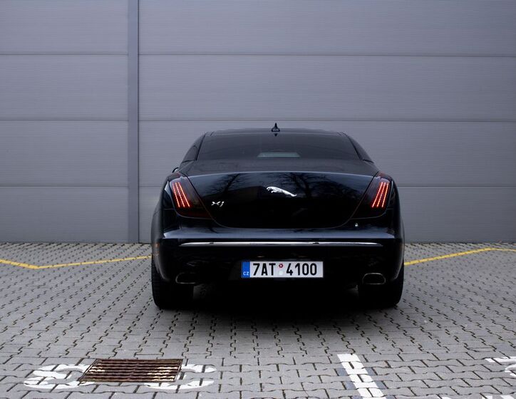 Jaguar XJ 26