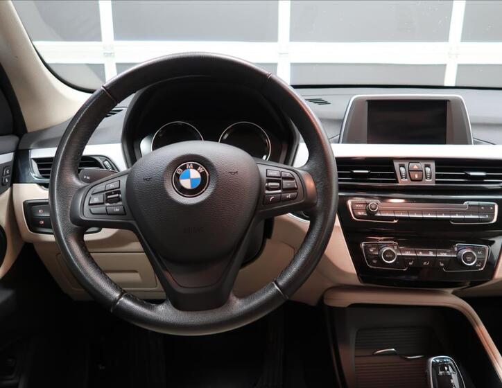 BMW X1 13