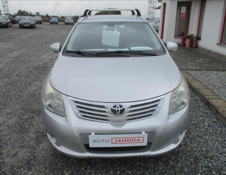 Toyota Avensis 2