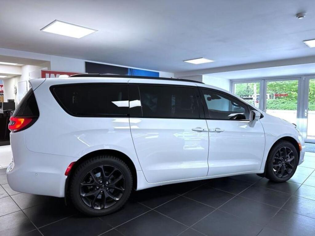 Chrysler Pacifica 4