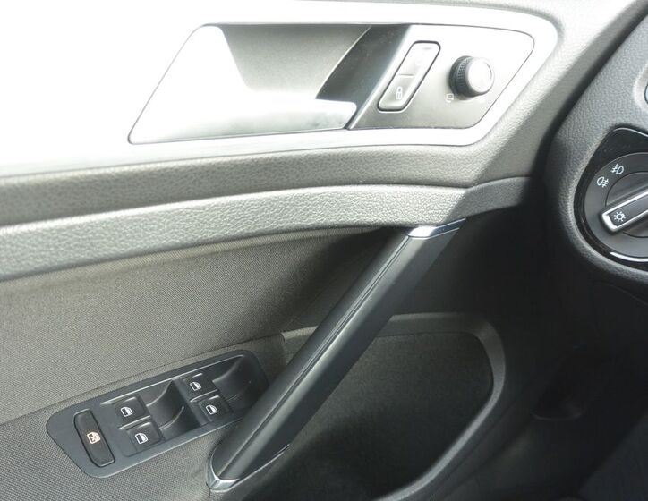 Volkswagen Golf 14