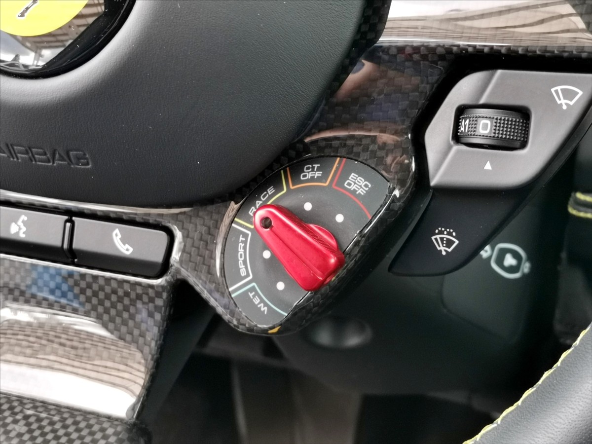 Ferrari F8