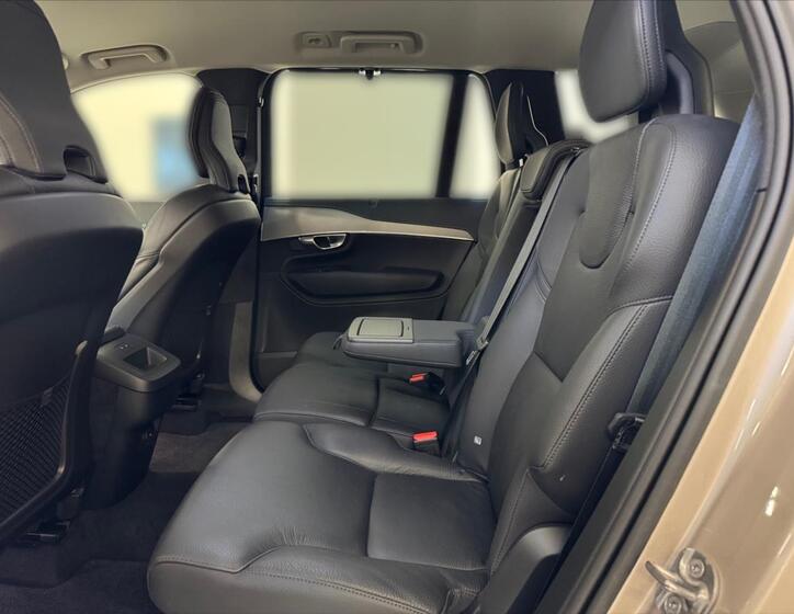 Volvo XC90 11