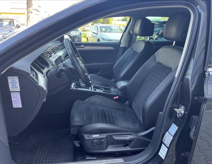 Volkswagen Passat 9