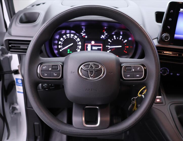 Toyota ProAce 18