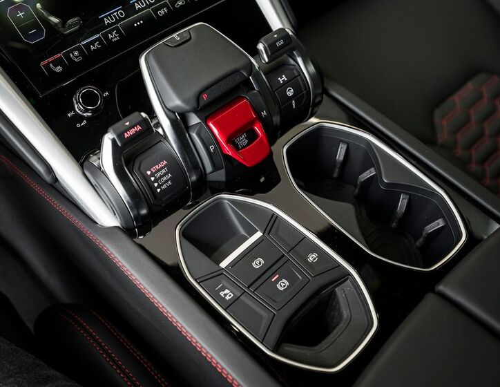Lamborghini Urus 16