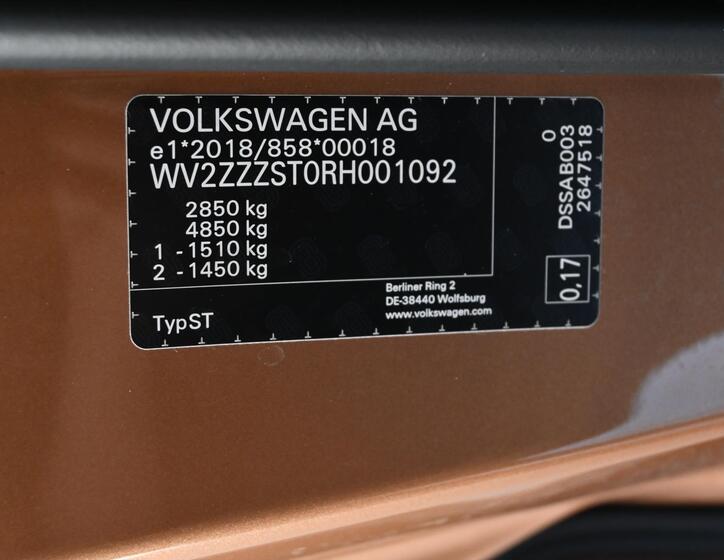 Volkswagen Multivan 14
