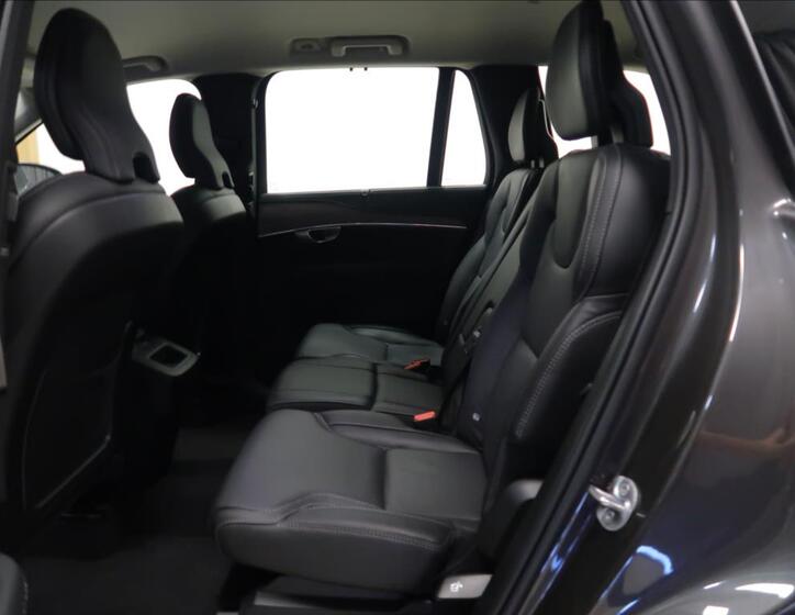 Volvo XC90 8