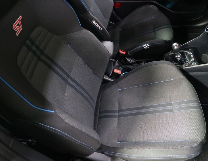 Ford Fiesta 13