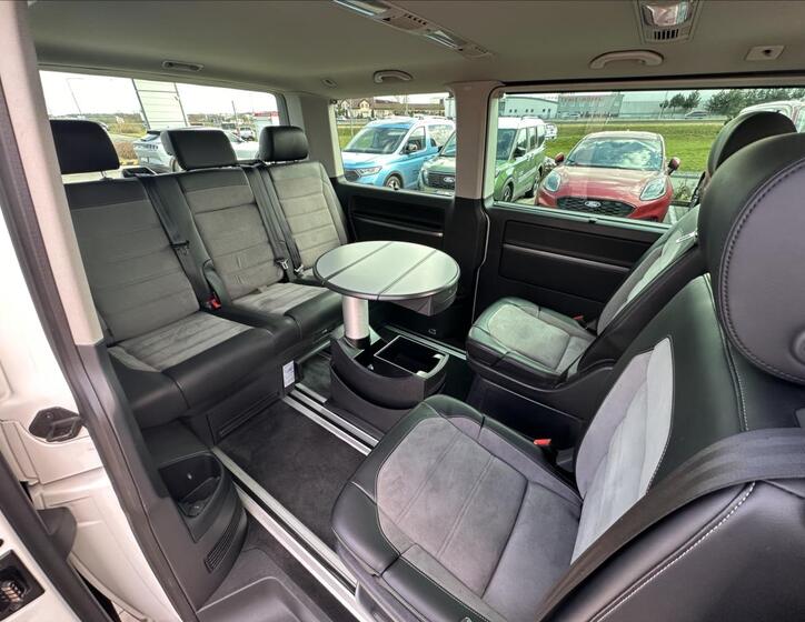 Volkswagen Multivan 16