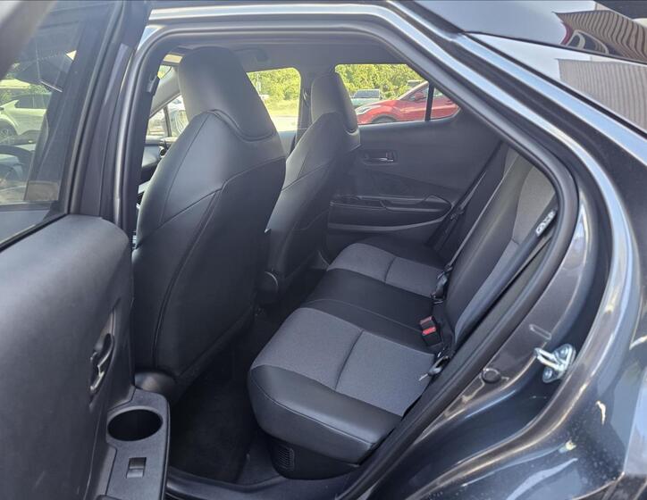 Toyota C-HR 11