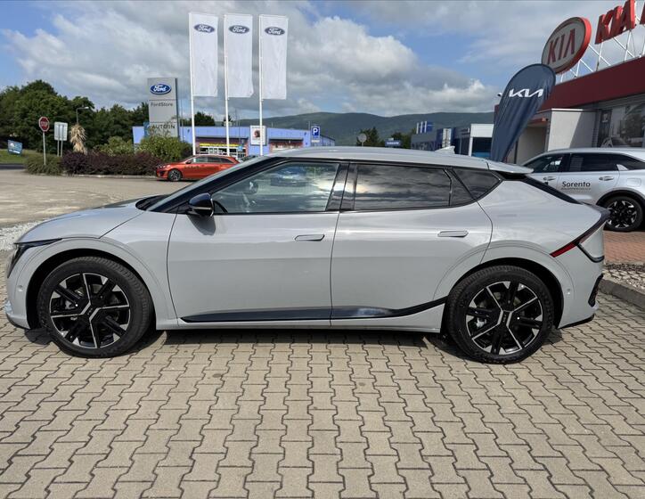 KIA EV6 4