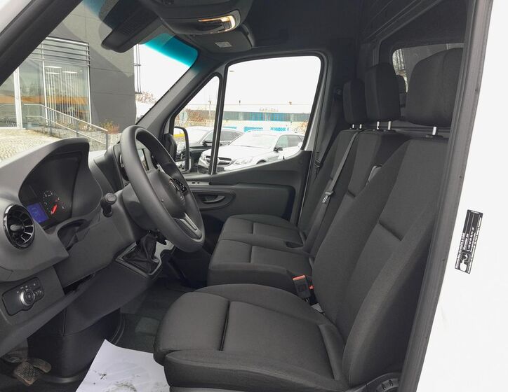 Mercedes-Benz Sprinter 13