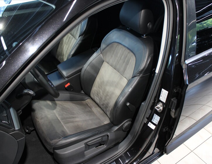 Škoda Superb 8