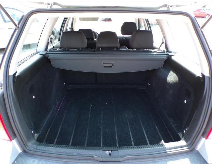 Volkswagen Golf 16
