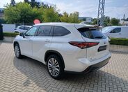 Toyota Highlander 4