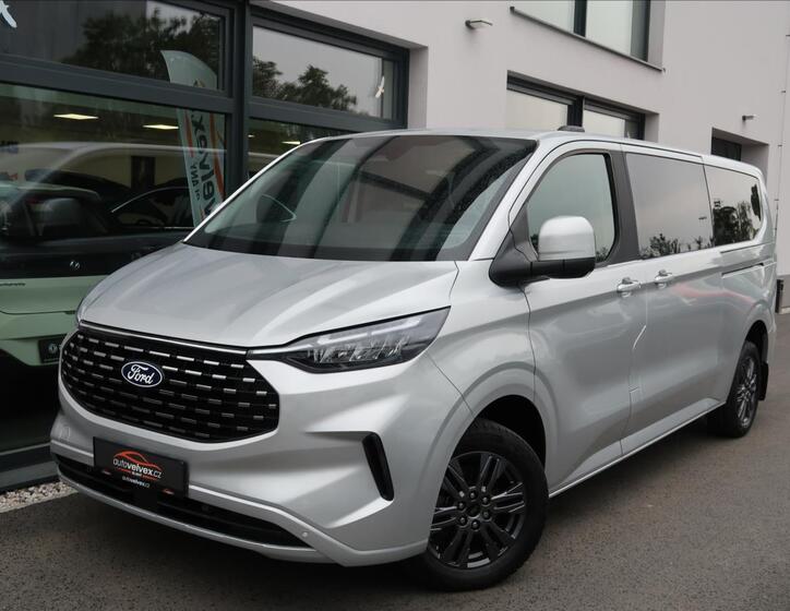 Ford Tourneo Custom 1