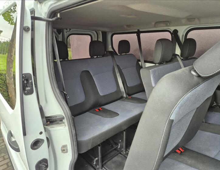 Opel Vivaro 17