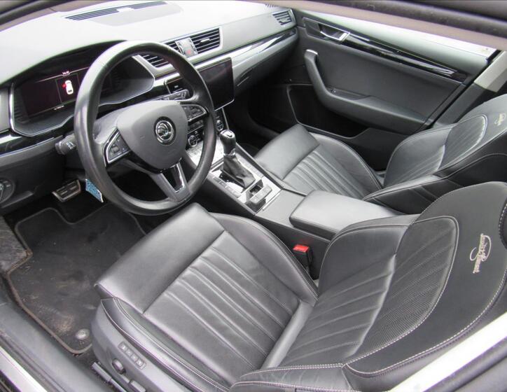 Škoda Superb 9