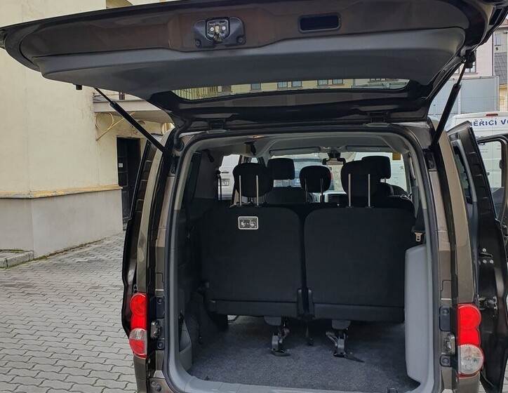 Nissan NV200 4