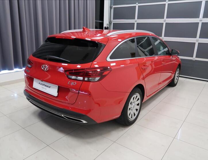 Hyundai i30 4