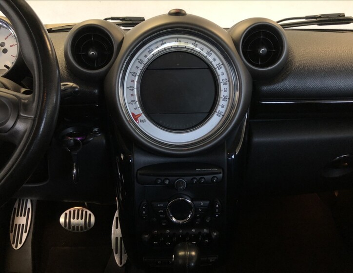 Mini Countryman 18