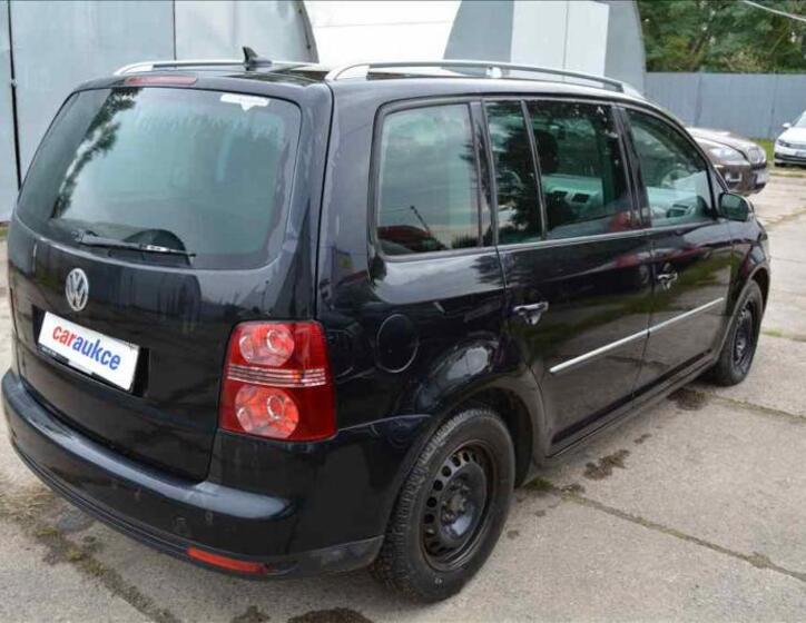 Volkswagen Touran 4