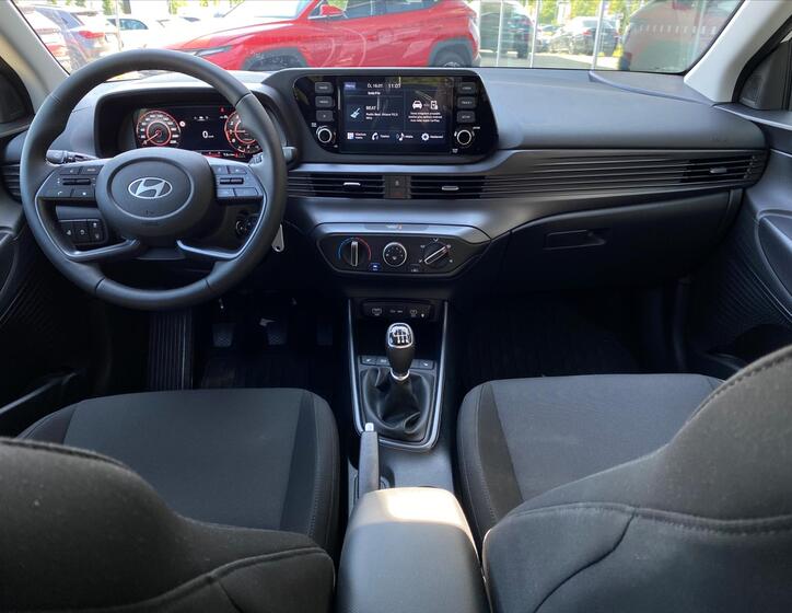 Hyundai i20 8