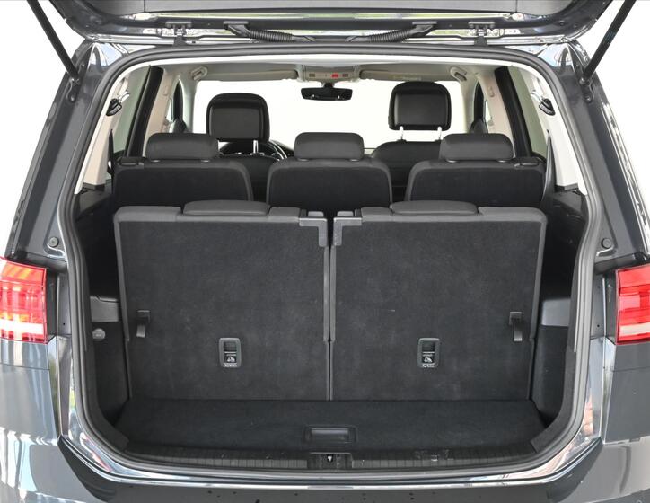 Volkswagen Touran 6