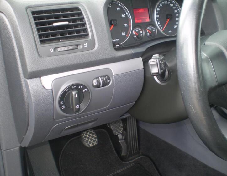 Volkswagen Golf 9