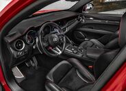 Alfa Romeo Stelvio 15