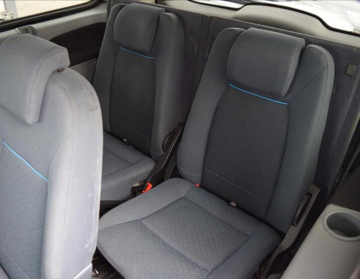 Ford Galaxy 19