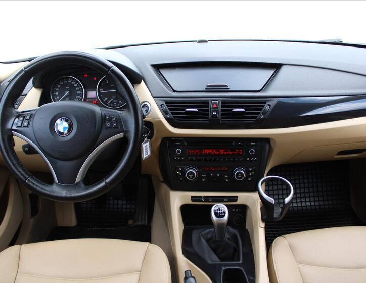 BMW X1 13