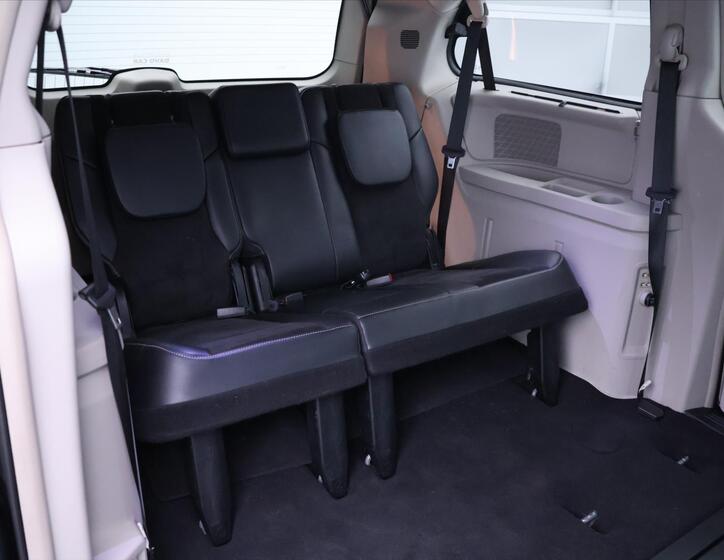 Lancia Voyager 16