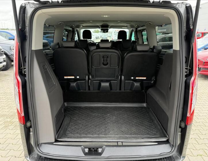 Ford Tourneo Custom 14