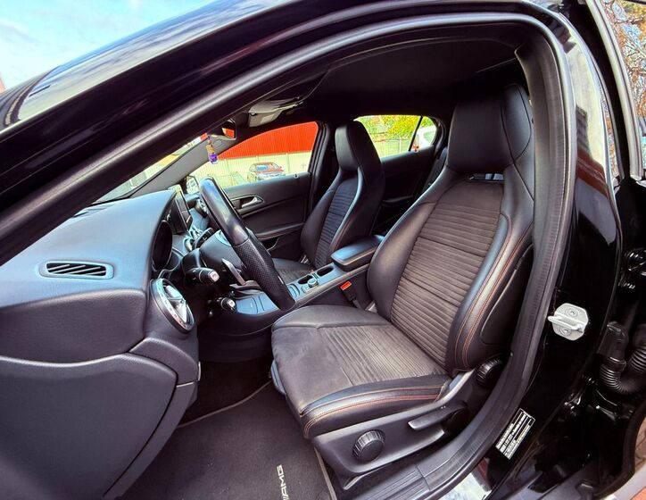 Mercedes-Benz GLA 15