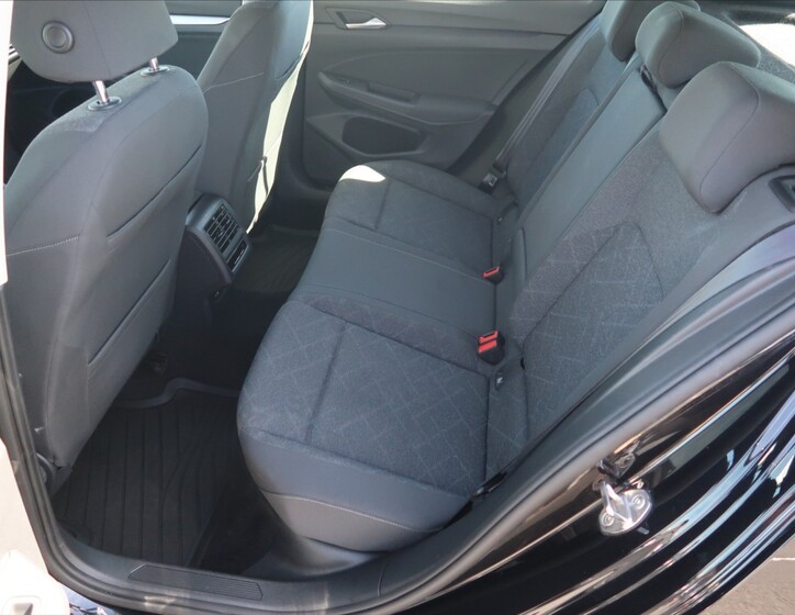 Volkswagen Golf 11