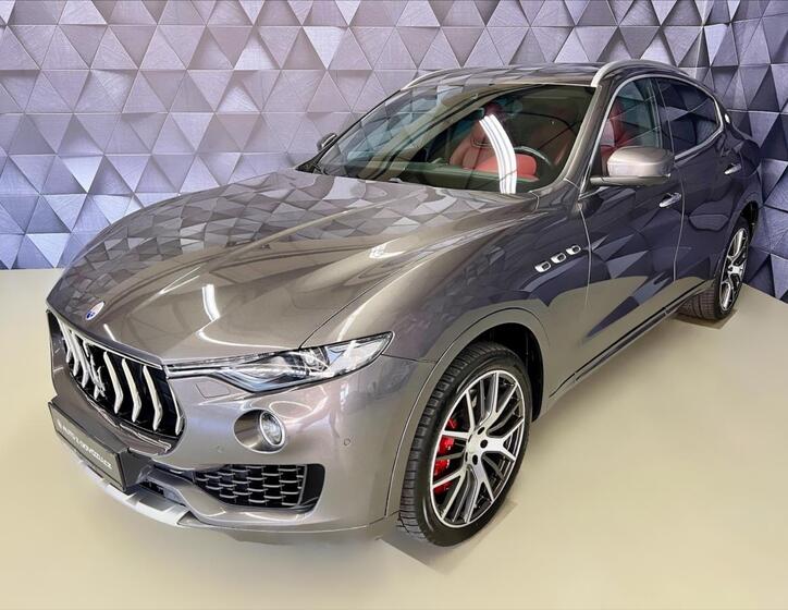 Maserati Levante 1