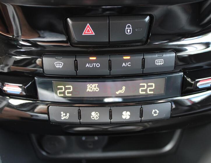 Peugeot 2008 15