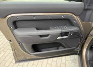 Land Rover Defender 13