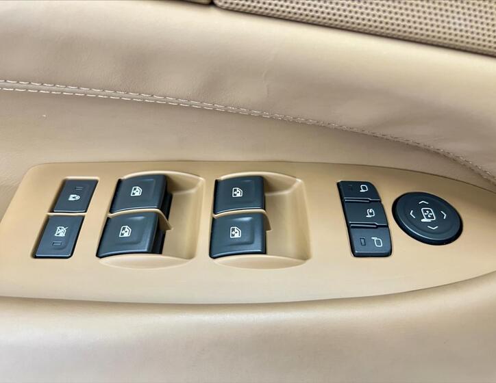 Cadillac Escalade 29