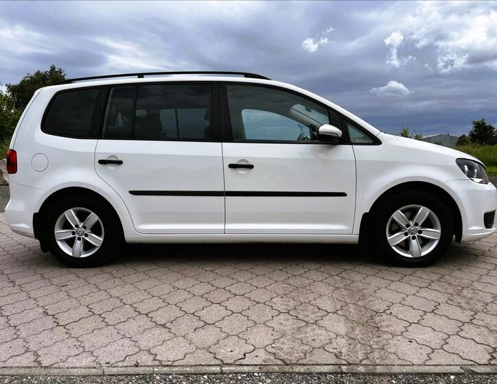 Volkswagen Touran 8