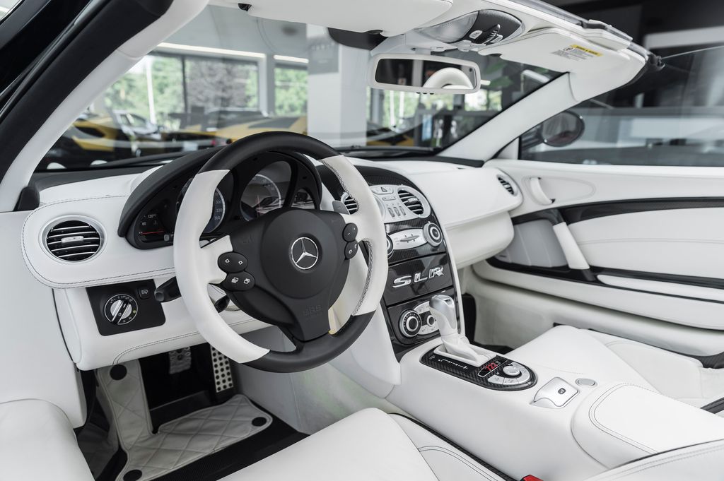 Mercedes-Benz SLR