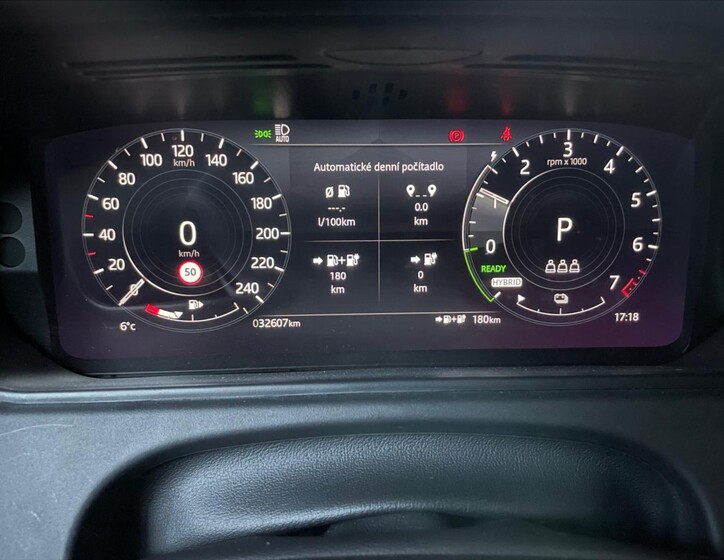 Land Rover Range Rover Velar 13