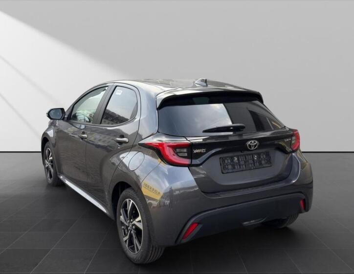 Toyota Yaris 5