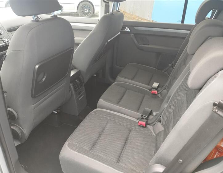 Volkswagen Touran 10