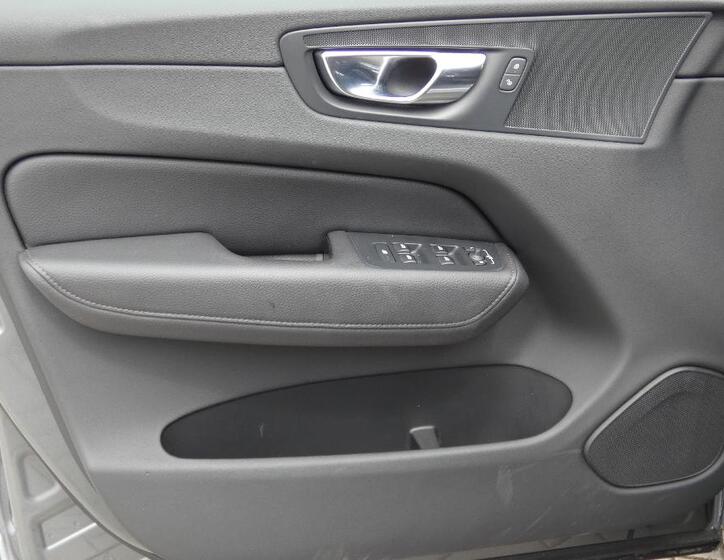 Volvo XC60 8