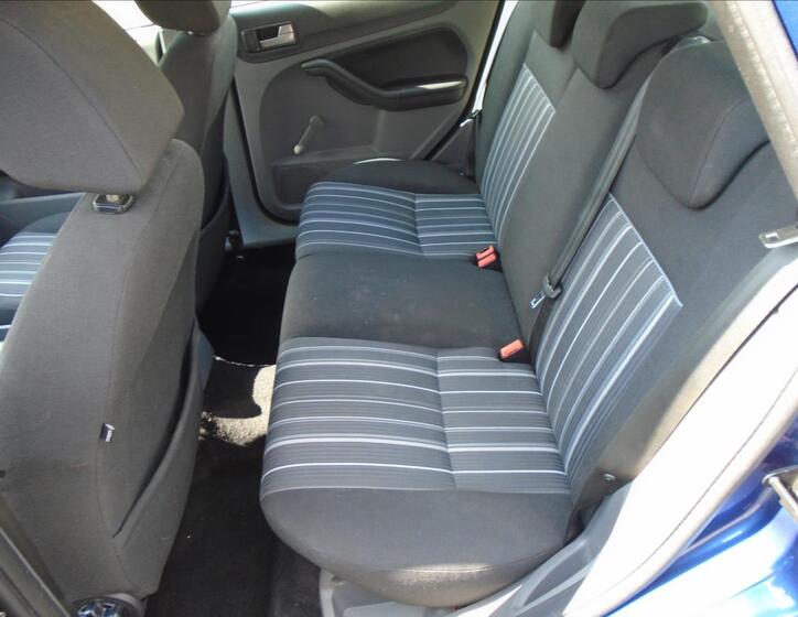 Ford Focus 13