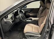 Lexus ES 300h 6