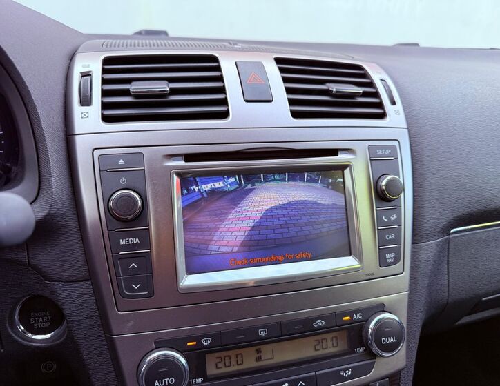 Toyota Avensis 17